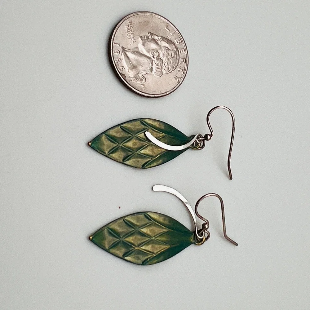 Green Enamel Leaf Dangle Earrings Silver Tone Textured Diamond Pattern Boho